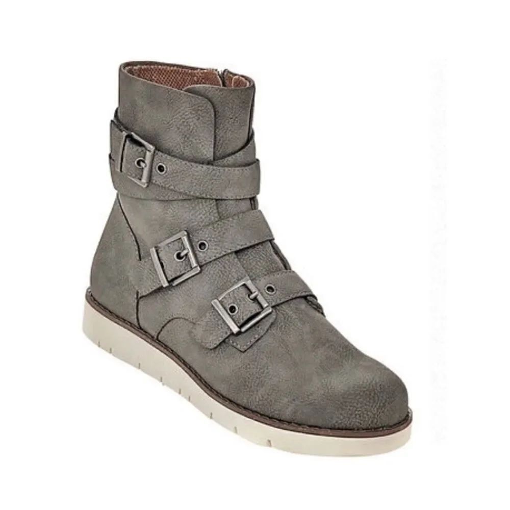New in Box B.O.C Sz 9 Kiley Grey Suede Sporty Buckle Strap Moto Boot Bottie